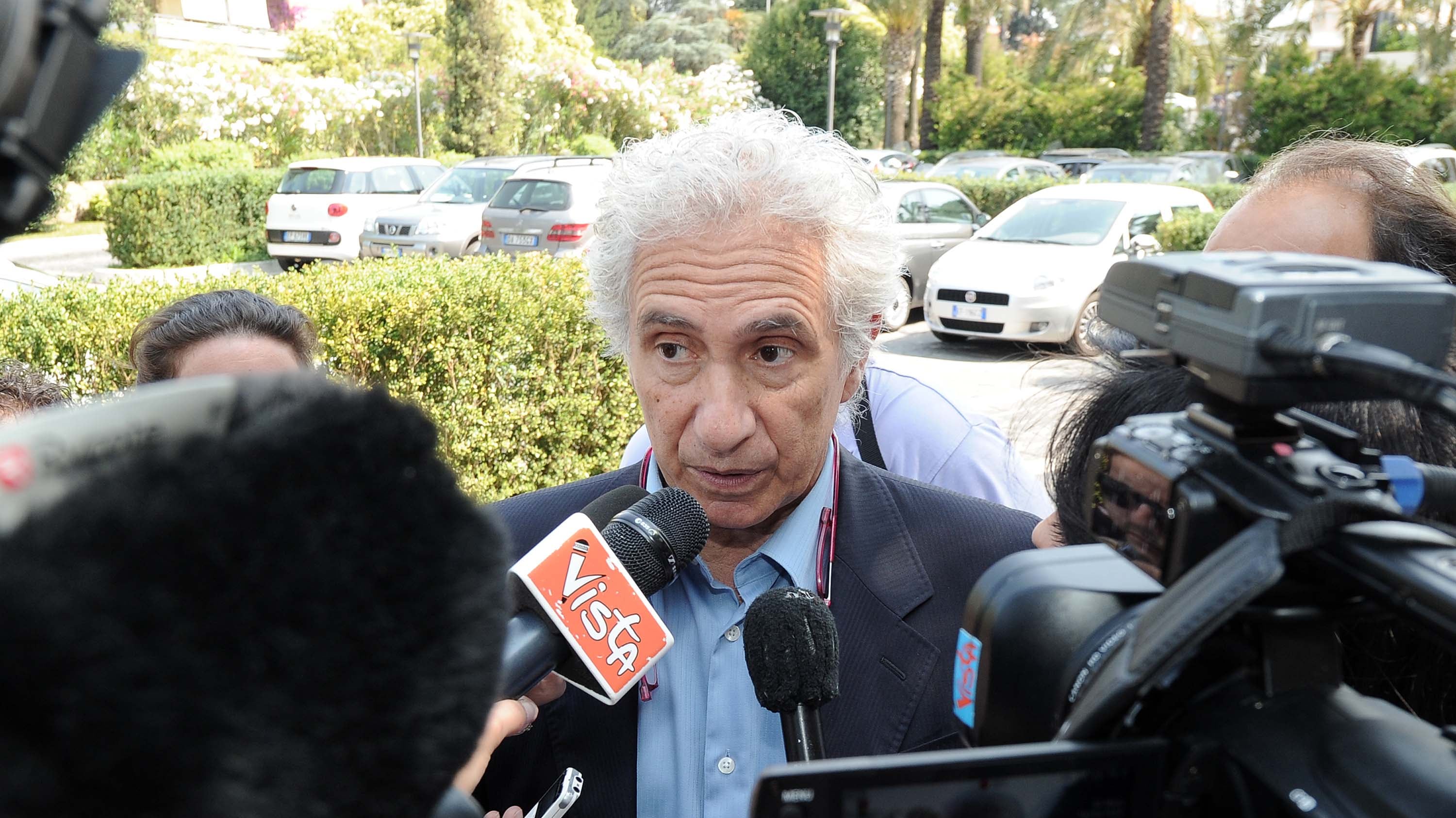 "Nessuno può ricattarci". Renzi sbriciola Mineo e la minoranza interna