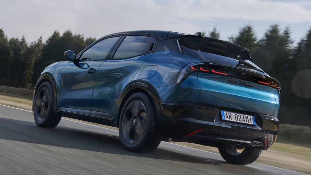 Auto ibride, le differenze tra le varie tipologie presenti sul mercato