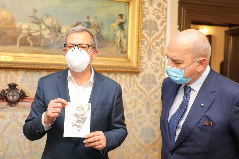 Il riconoscimento a Fausto Biloslavo 2