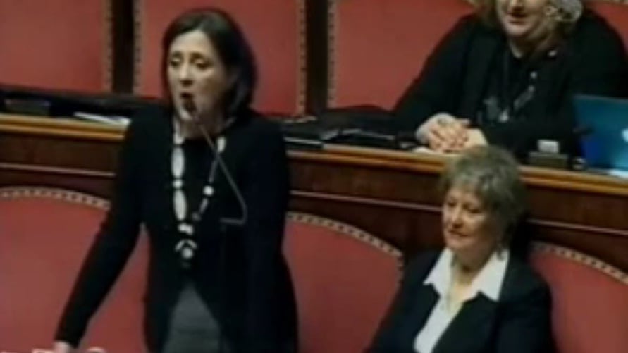 Blasfemia della senatrice Mussini: "Gesù non aveva un padre naturale"
