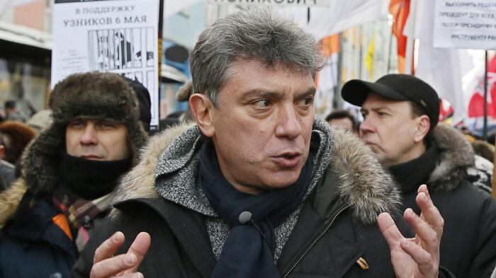 Nemtsov, tutte le piste dell'omicidio: islamici, ucraini, opposizione