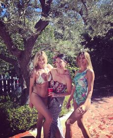 Elisabetta Canalis sexy in spiaggia 15
