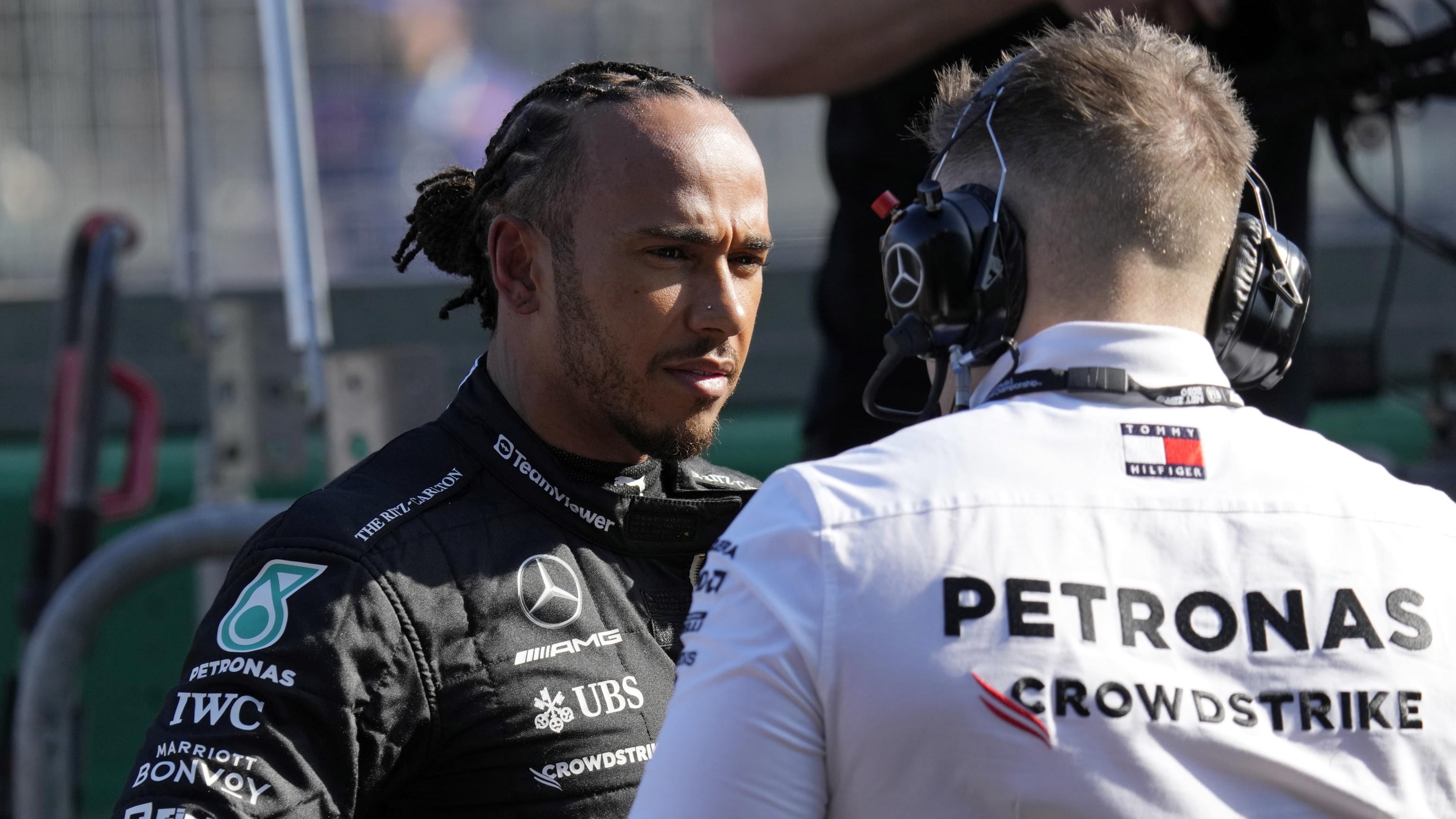 Ferrari, suggestione Hamilton. E intanto Leclerc...