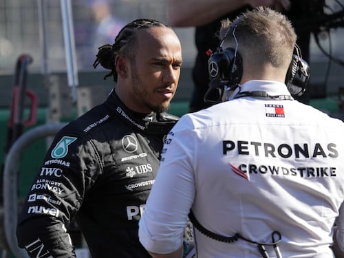 Ferrari, suggestione Hamilton. E intanto Leclerc...