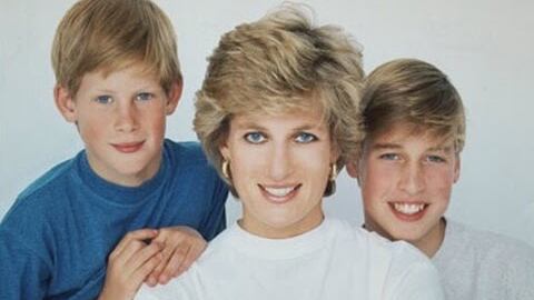 Royal Family, le foto segrete di Lady Diana