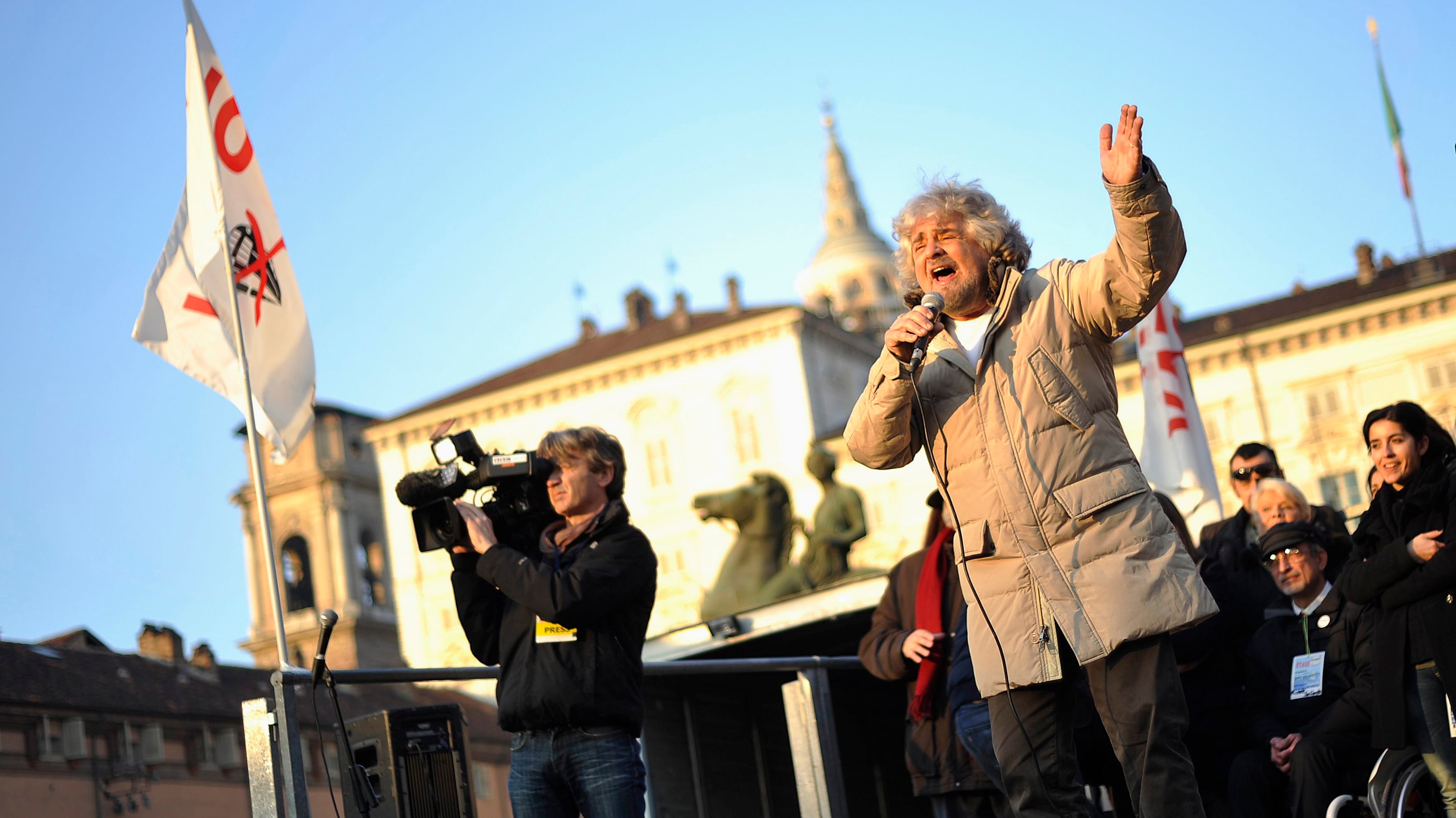 A Grillo fa schifo la casta Ma ha sfruttato due condoni