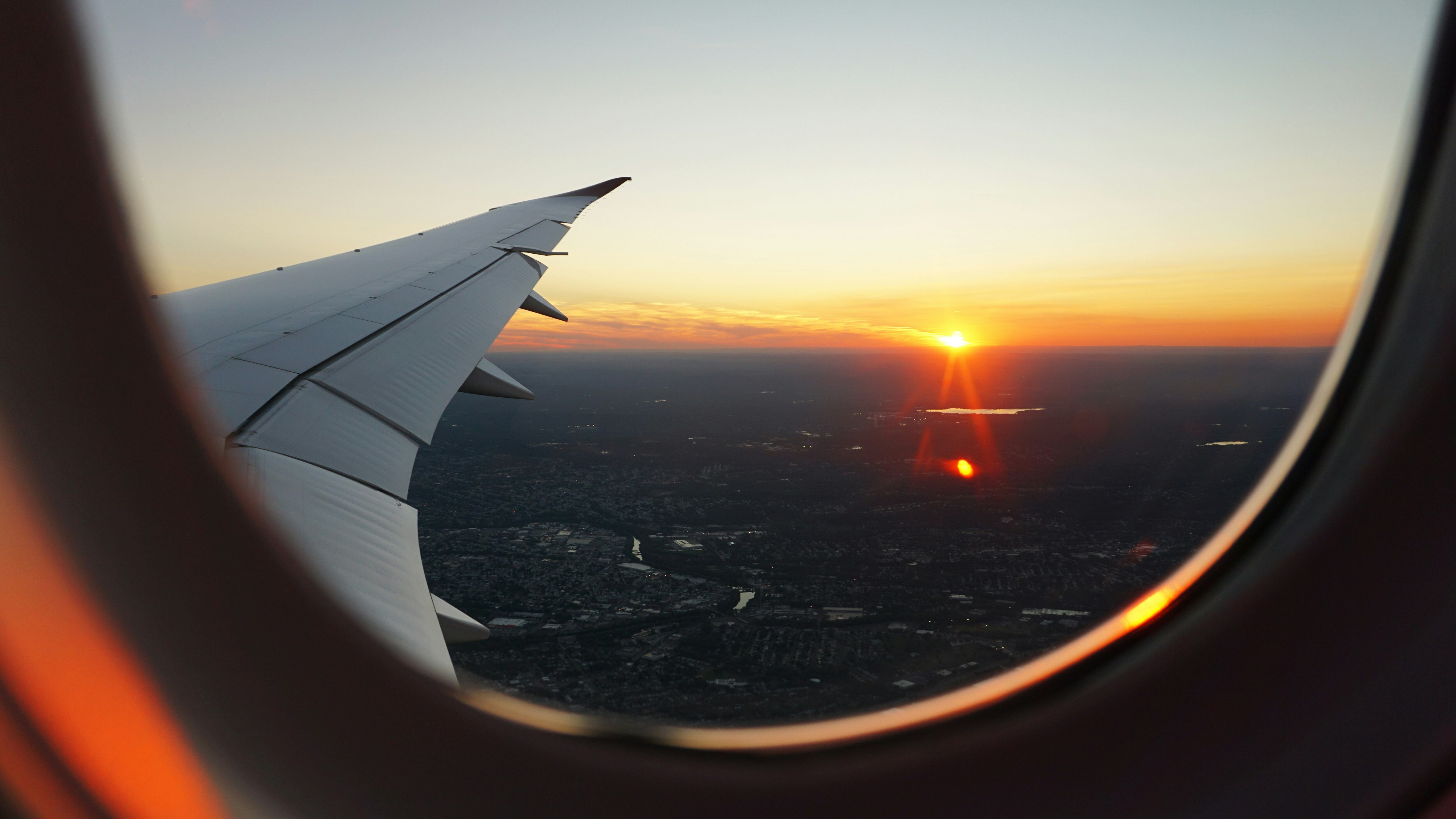 Pugno duro nei cieli contro chi disturba in volo: daspo e multe fino a 20.000 euro