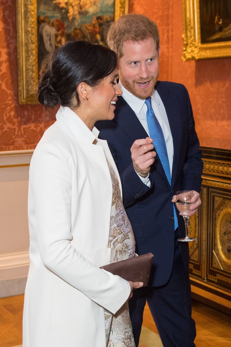 Meghan Markle e il Principe Harry, le foto dell'ovazione 9