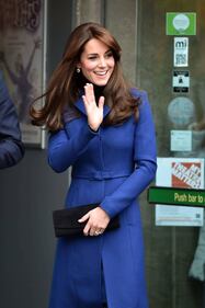 Kate Middleton, bella e glam in blu in Scozia 55