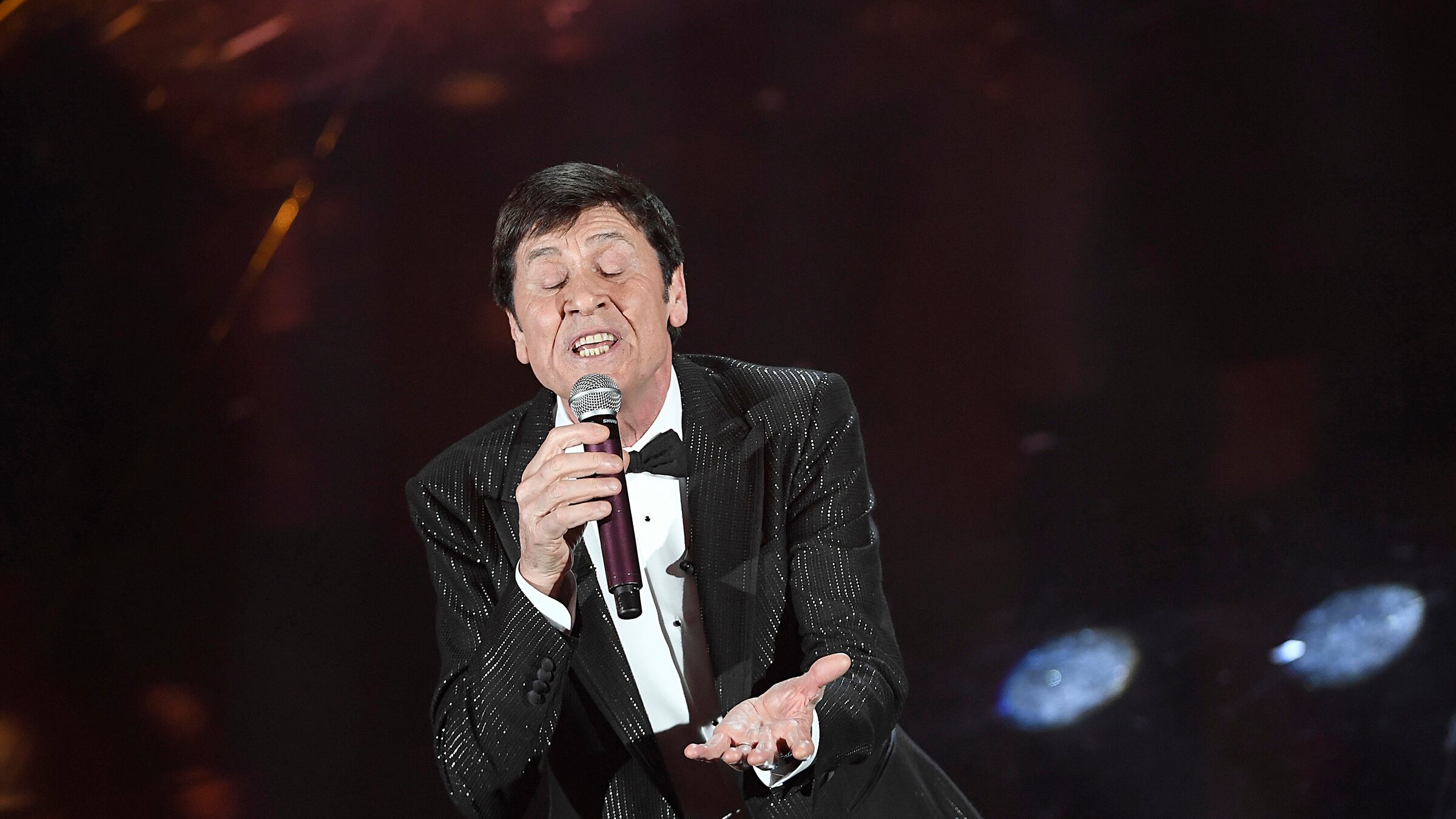 "Canto l'allegria di Jovanotti per non fare il dinosauro"