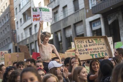 Fridays for future, a Bologna manifestazione contro il cambiamento climatico 5