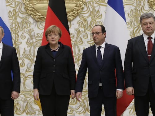 Ucraina, accordo al vertice di Minsk: cessate il fuoco da domenica