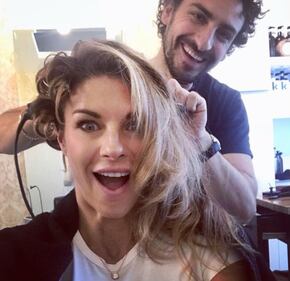 Martina Colombari sensuale al risveglio 10