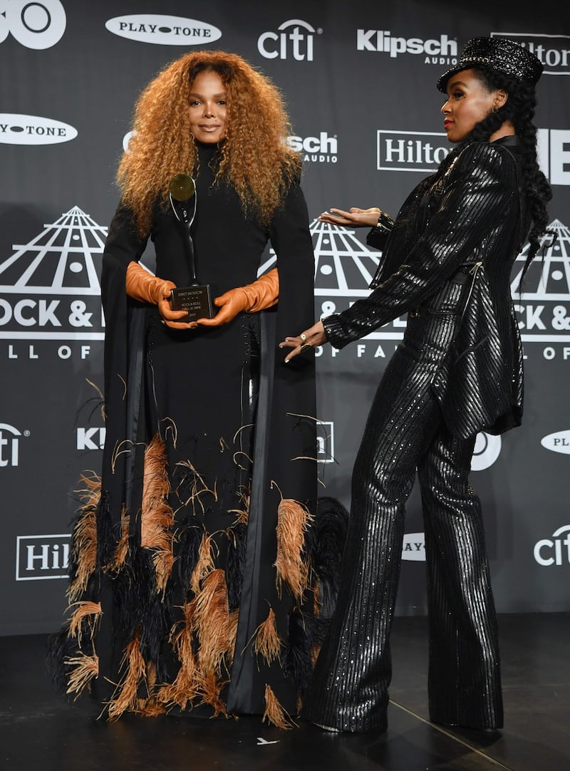 Rock & Roll Hall of Fame, i look in foto 14
