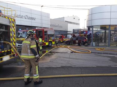 Un'incendio è scoppiato attorno alle 6 del mattino nella discoteca Teatre di Murcia, in Spagna: il bilancio è di 7 morti e 4 feriti 2