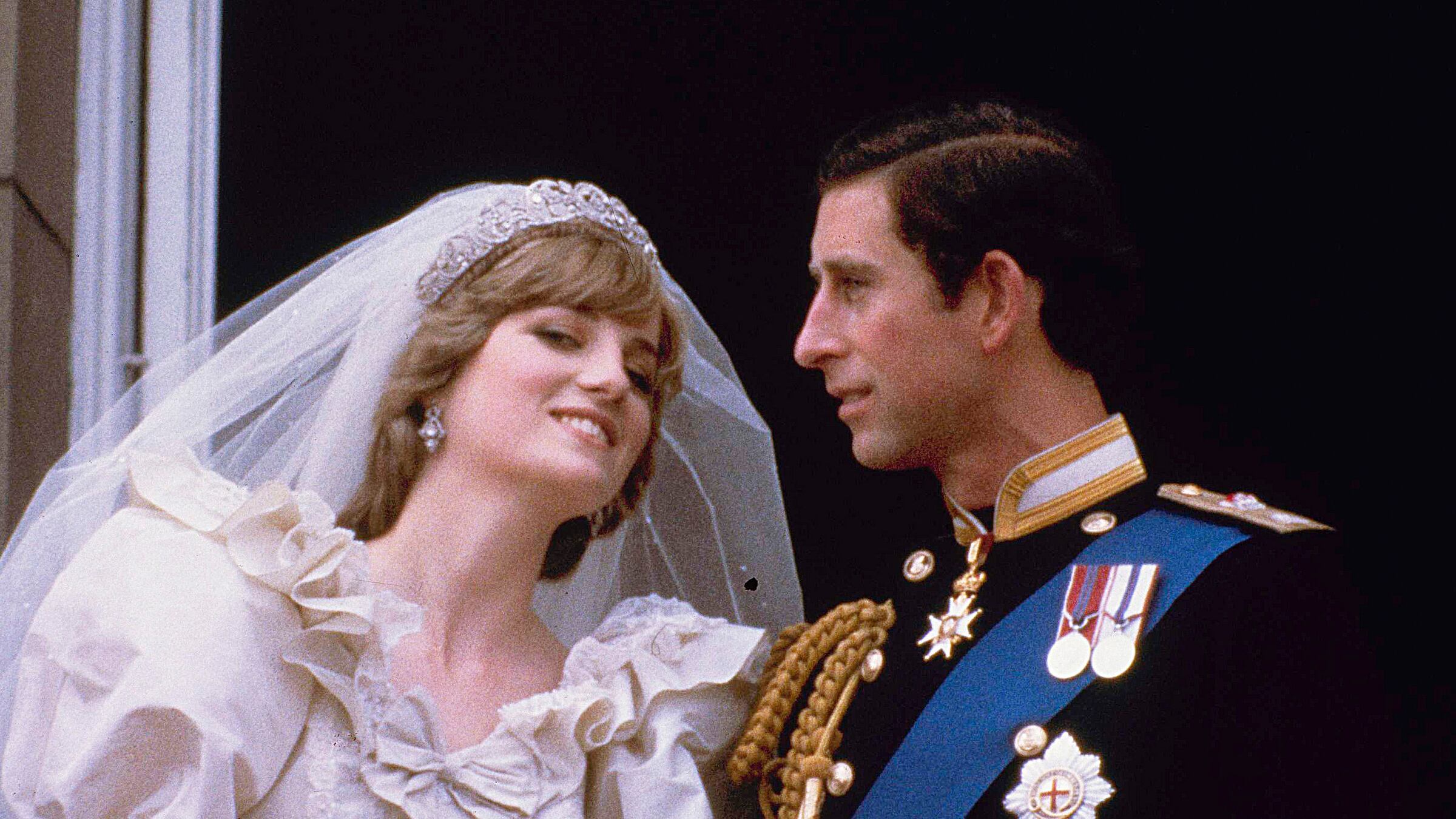 Doppio abito per Lady D: il segreto che neppure la principessa conosceva