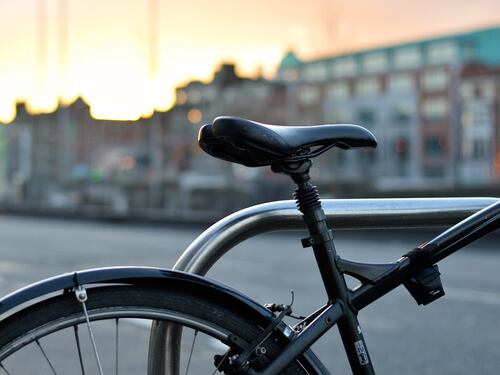 Bici, scatta l'obbligo del casco per gli under 12