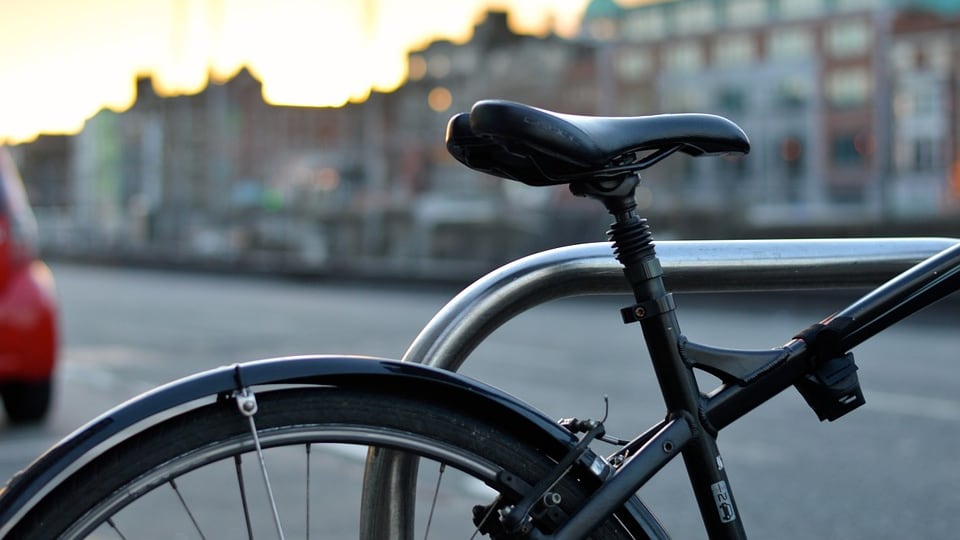 Bici, scatta l'obbligo del casco per gli under 12