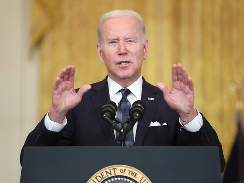 Ucraina, Biden: "L'invasione russa è un rischio concreto, pronte sanzioni"