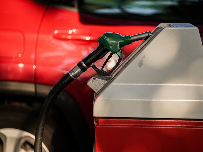 Allarme diesel sulle ferie. Il pieno diventa un lusso: gasolio a 2,16 euro al litro