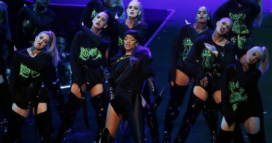MTV VMA 2016: Drake e Rihanna, le immagini 11