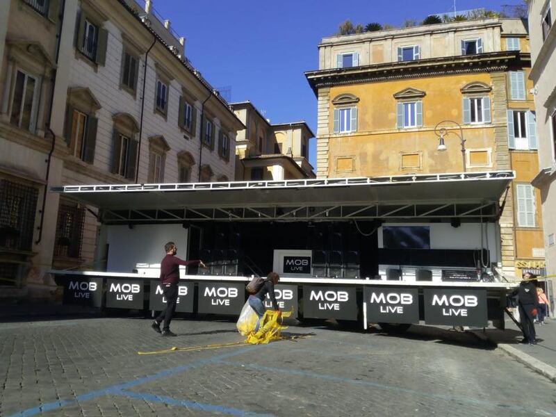Il palco delle sardine 2