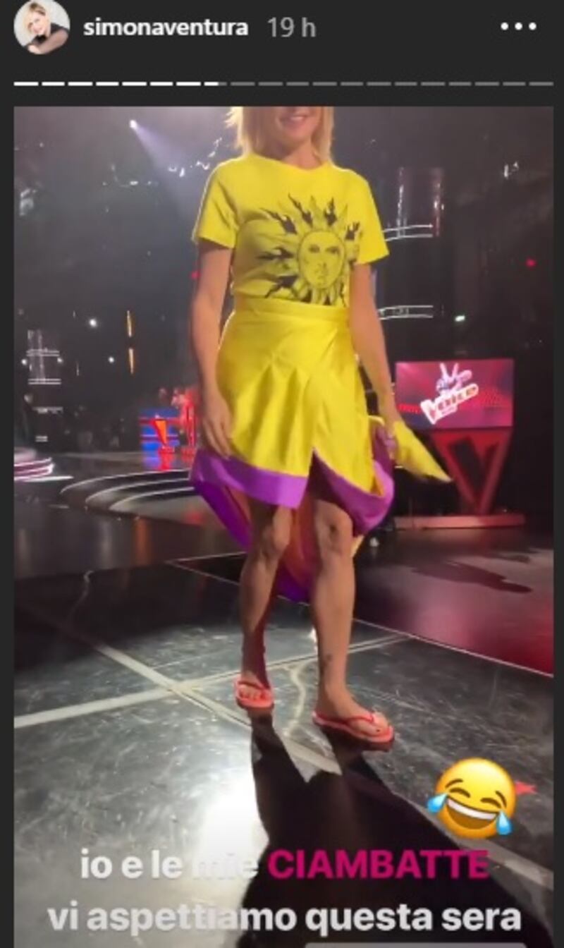Simona Ventura in ciabatte