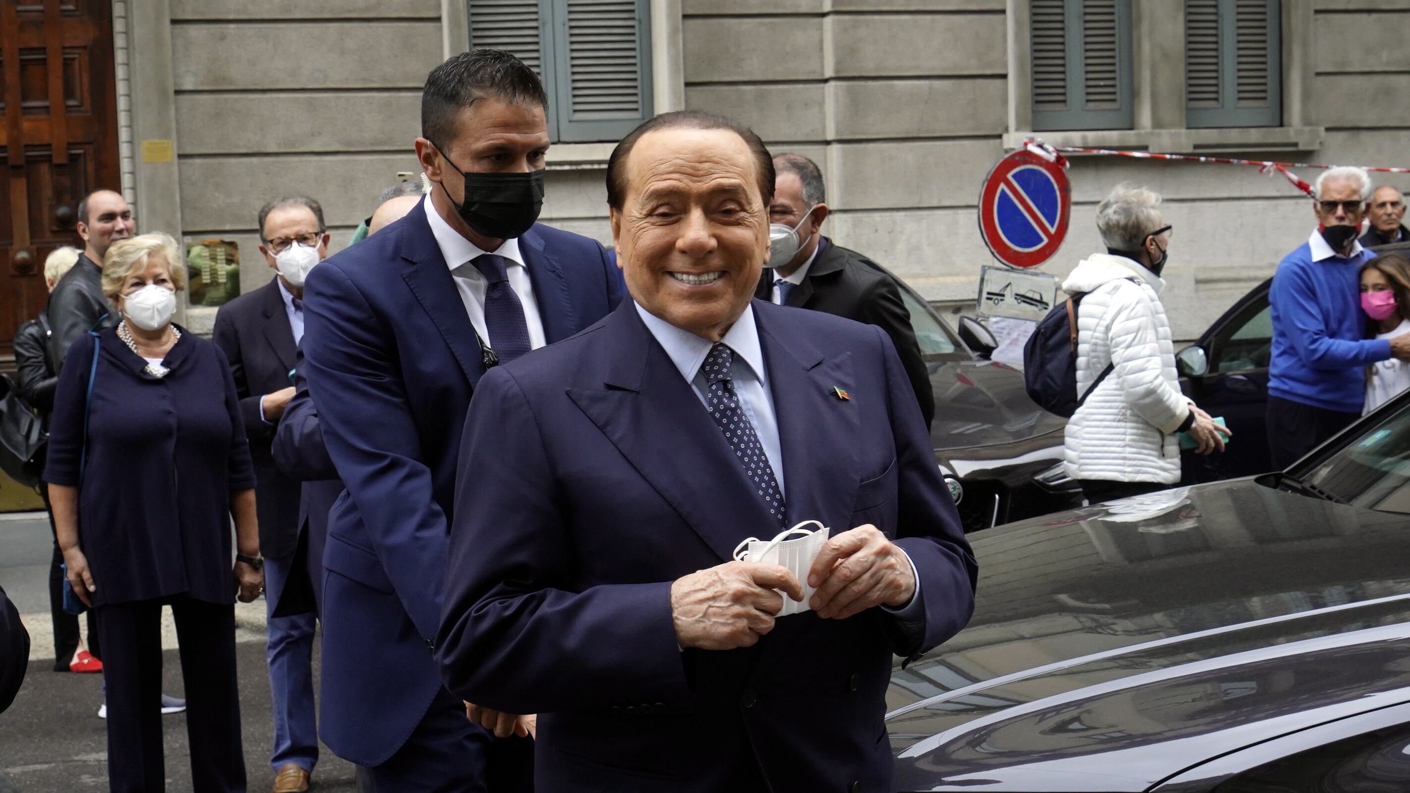 "Evitare strumentalizzazioni": la verità sugli auguri del Cav