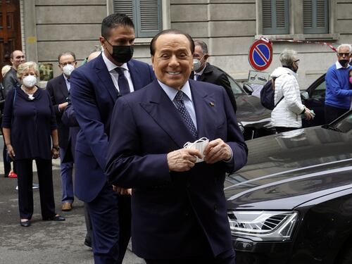 "Evitare strumentalizzazioni": la verità sugli auguri del Cav
