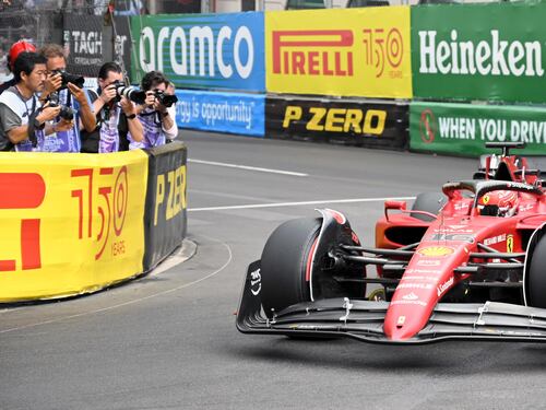 Prima fila tutta Ferrari. Due Rosse in casa Leclerc. E Verstappen è avvisato