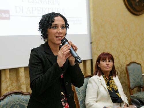 Grillina multata da vigile: "Lei non sa chi sono io"