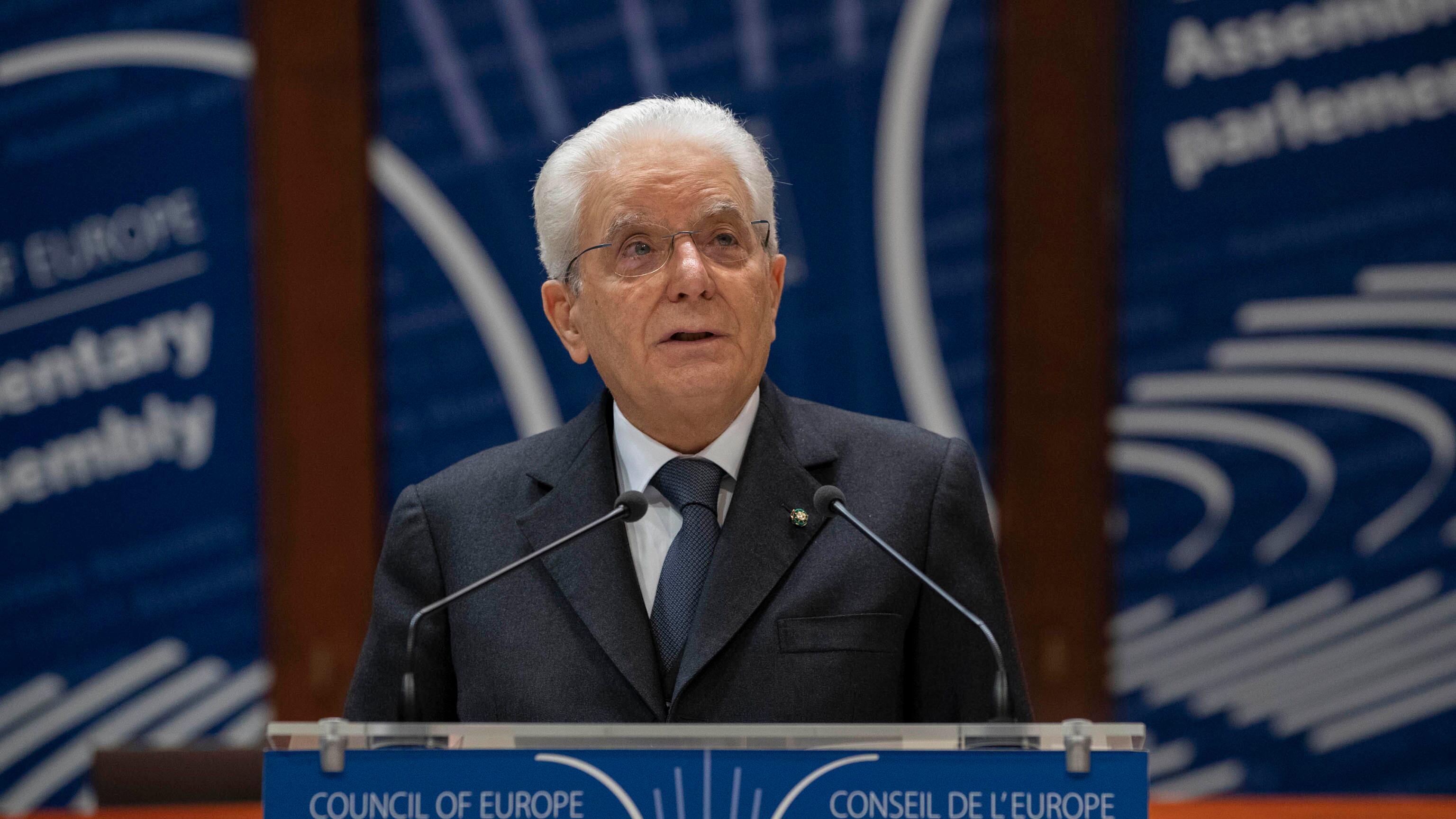 Mattarella severo con il Cremlino. "Basta stalinismo, sanzioni più dure"