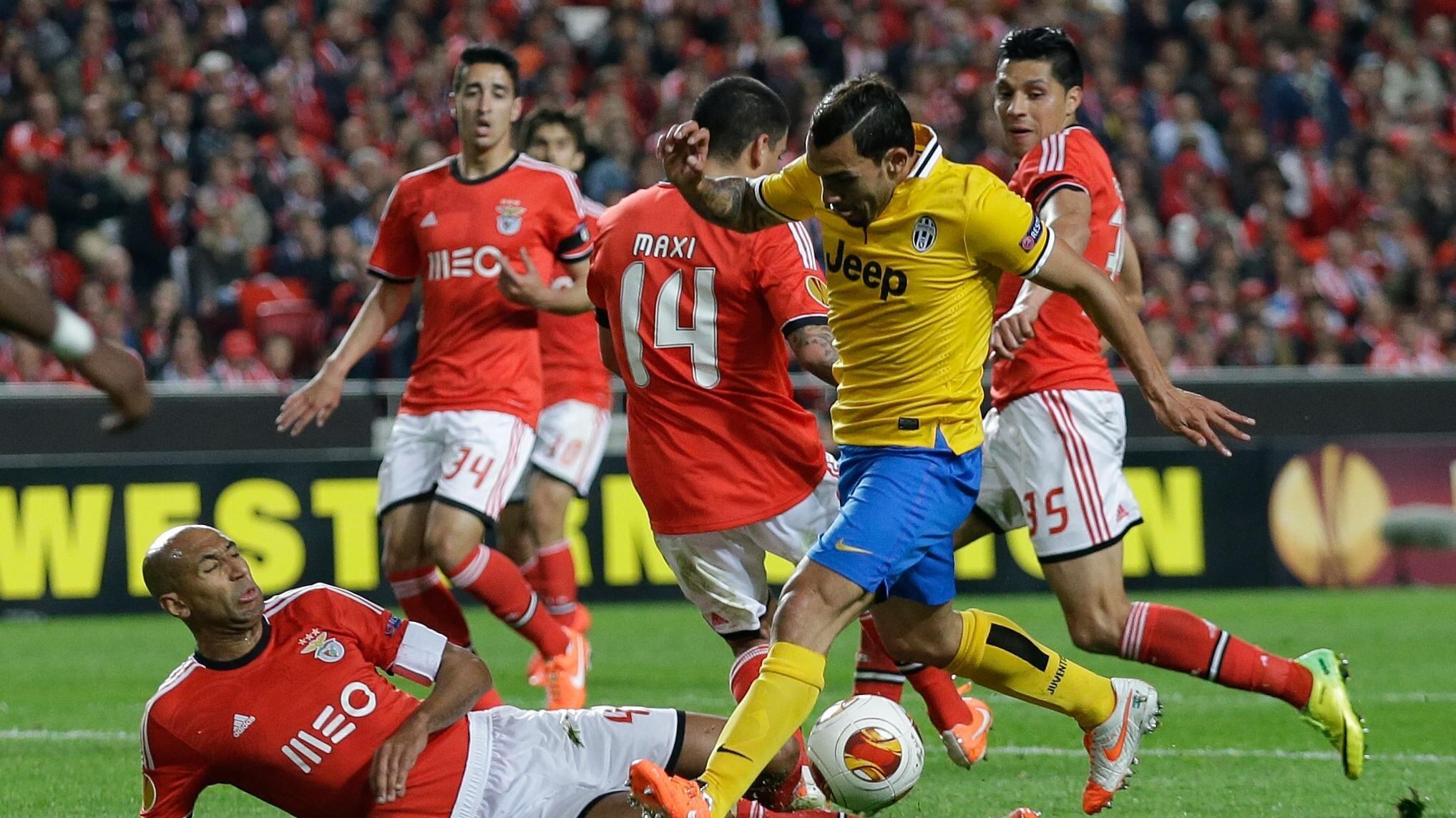 Tevez rompe il tabù. Il Benfica è più killer