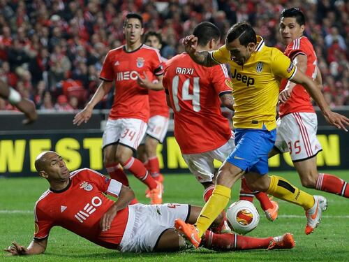Tevez rompe il tabù. Il Benfica è più killer