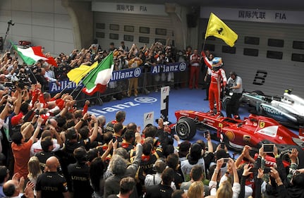 Alonso trionfa in Cina 5