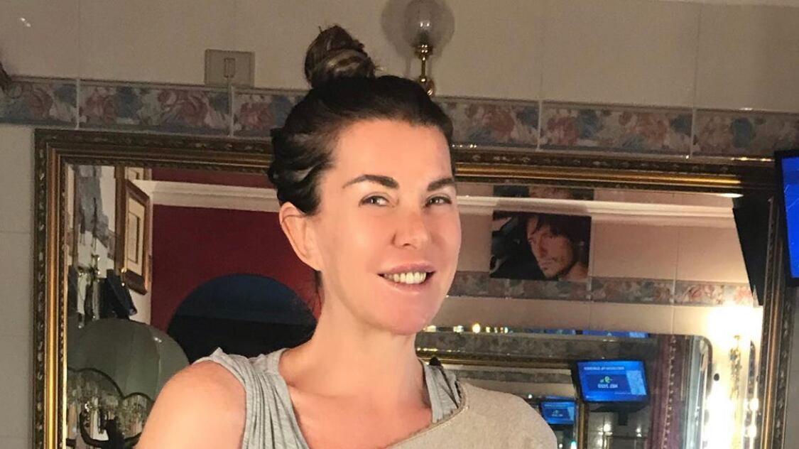 Alba Parietti si mostra senza trucco e replica alle accuse: "Come tutti sono anche questa"