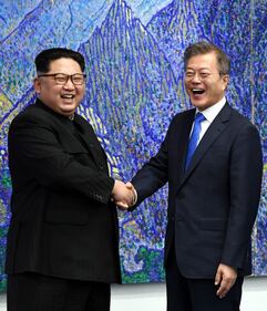 Vertice Kim-Moon, la stretta di mano tra i due leader 5