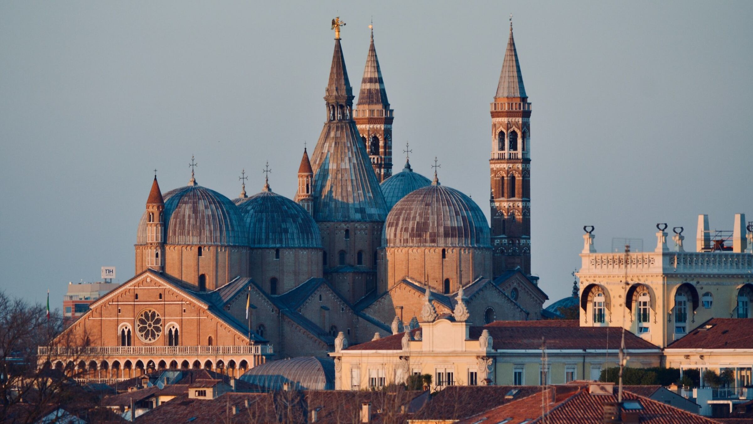 Tutte le bellezze di Padova, da Giotto a Santa Giustina, dalla passeggiata per i portici alla Basilica del Santo