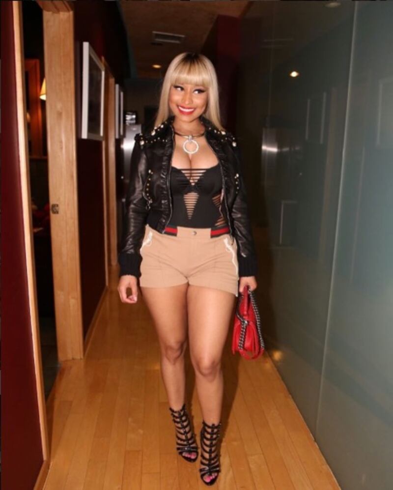 Nicki Minaj, ecco il look bondage in immagini 8