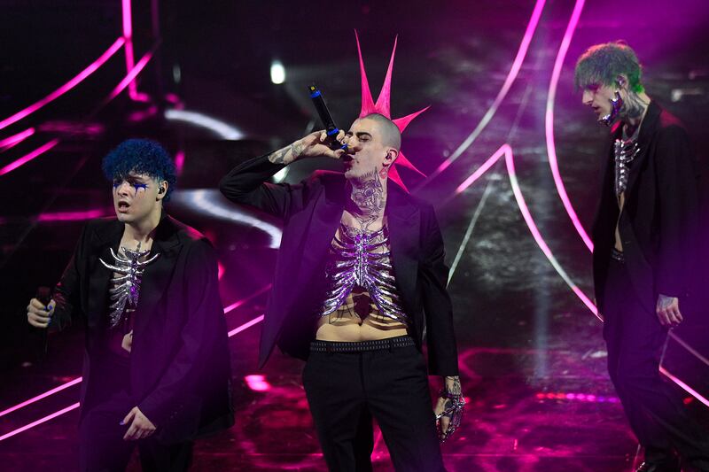 Sanremo 2024: ecco il look della prima serata del Festival dei Le Sad 5