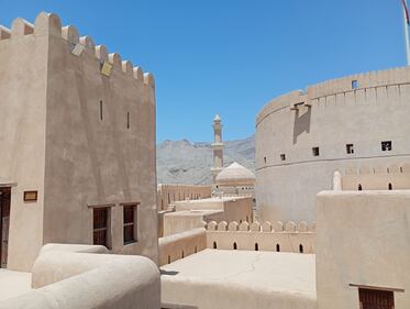 L'Oman sospeso tra guerra e trattative 13