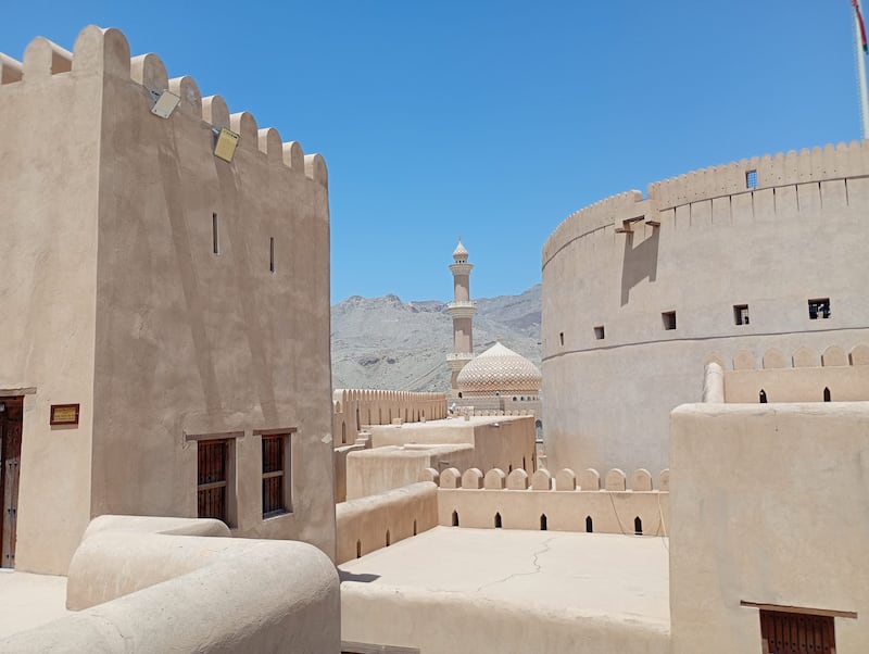 L'Oman sospeso tra guerra e trattative 13