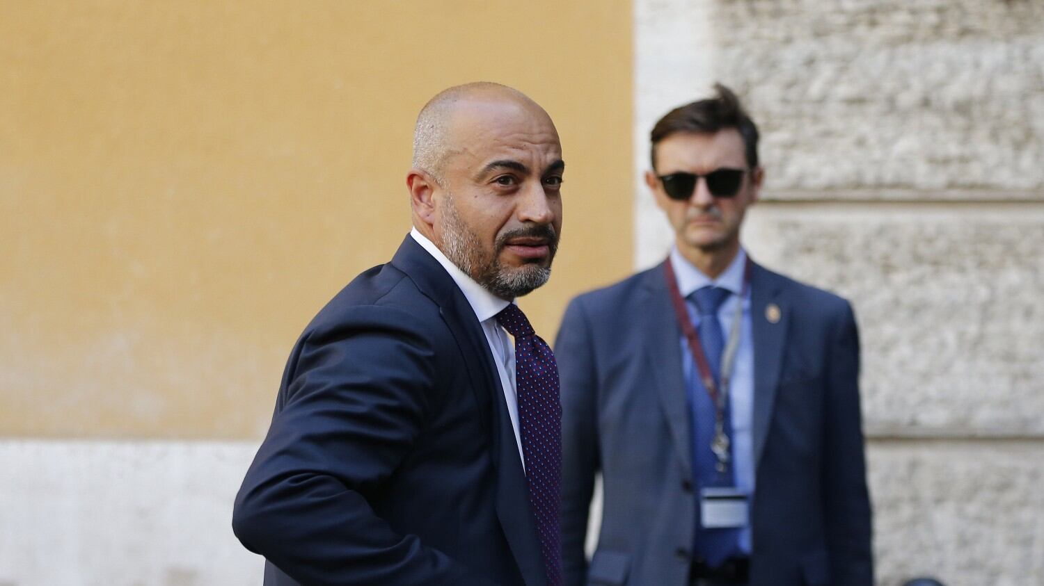 Di Maio nel mirino, Paragone lo difende: "Stressato da tutti e Grillo"