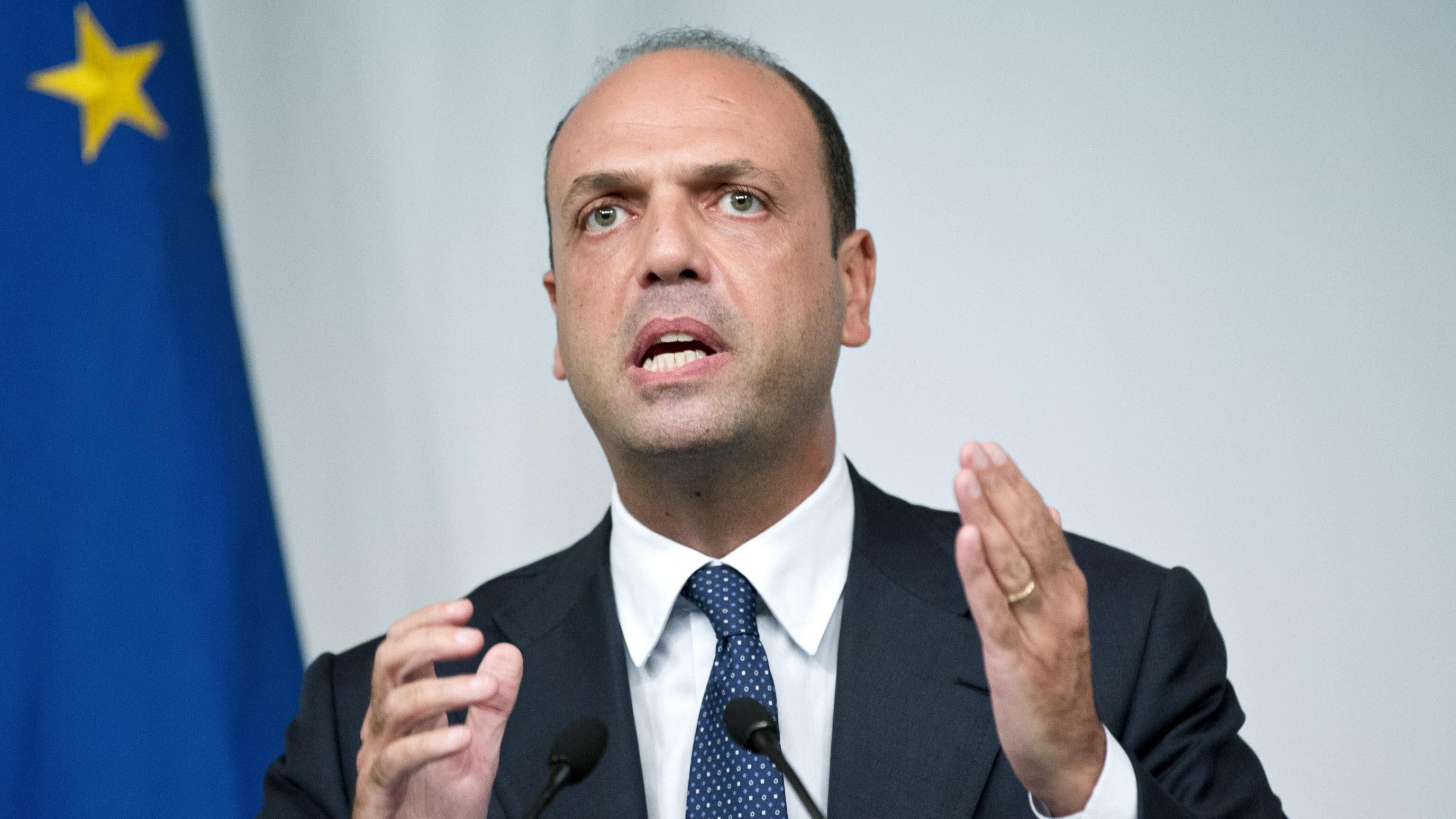 Alfano diserta il vertice e studia la rivincita. Ora Schifani lo segue