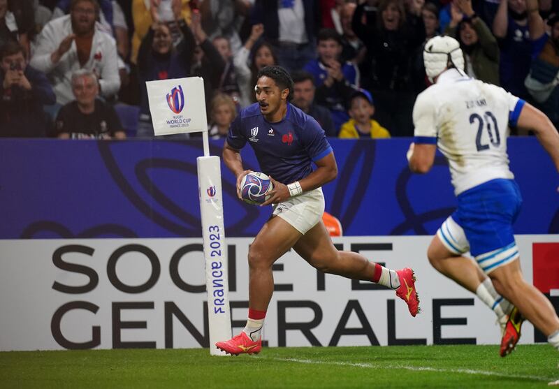 Moefana meta Francia Italia