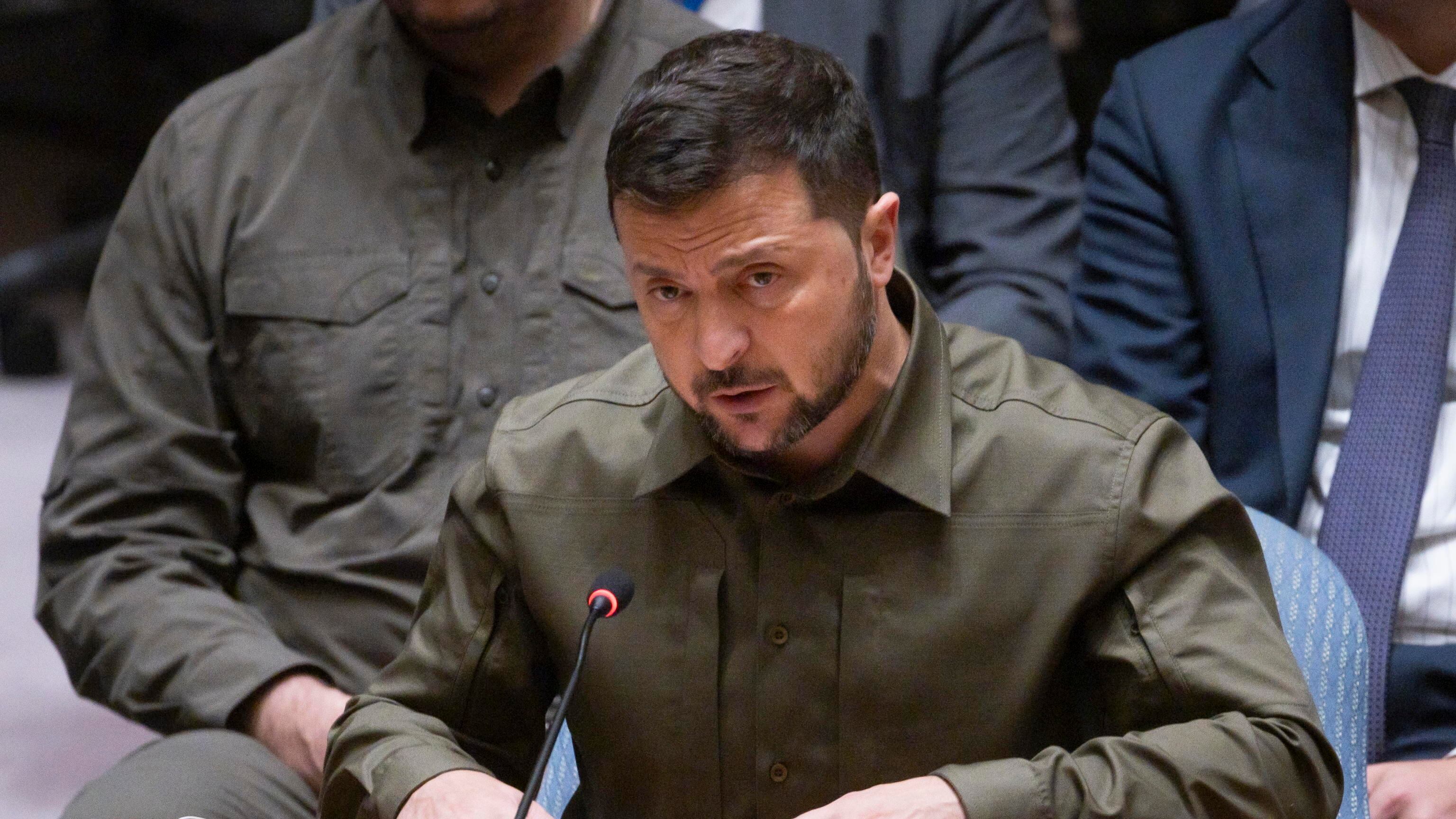 Zelensky silura il capo della difesa territoriale: cosa c'è dietro la mossa di Kiev