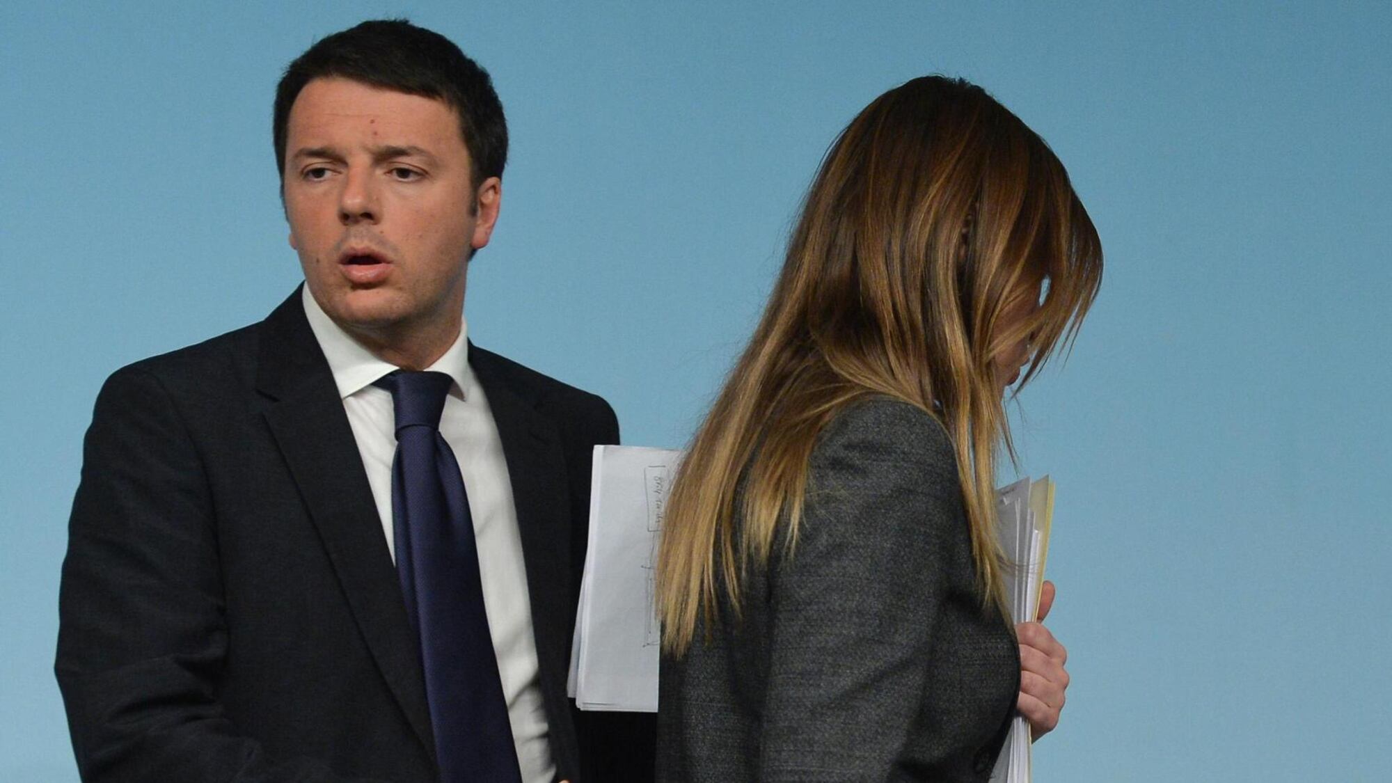 Il premier si fa la banca sulle paure dei correntisti traditi dal "suo" decreto
