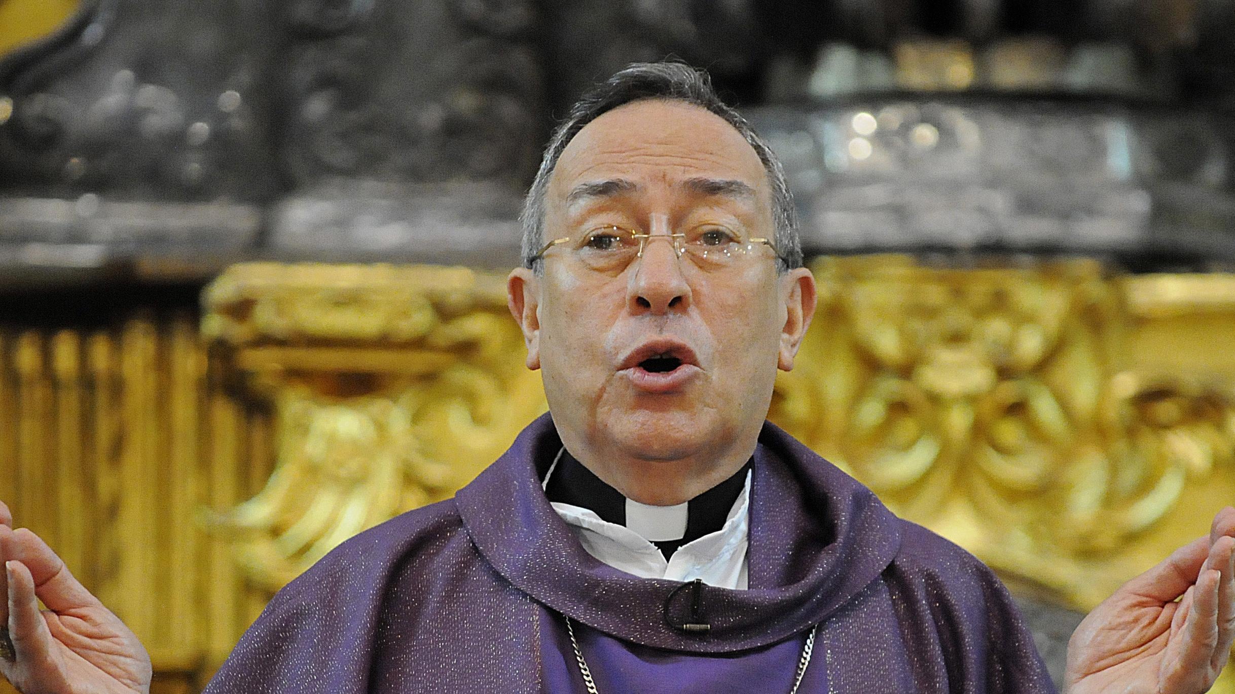 «Meno cardinali in ufficio e più spazio per i laici»