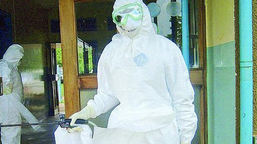 «Ebola, quarantena per gli immigrati»