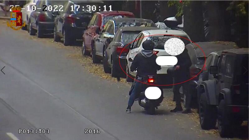 La polizia di Stato ha arrestato due trasfertisti 7